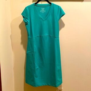 LL Bean Fitness Dress in Ocean Jade Color Size Small Regular